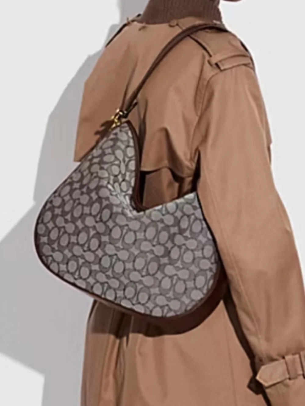 Coach SOFT TABBY HOBO IN SIGNATURE JACQUARD